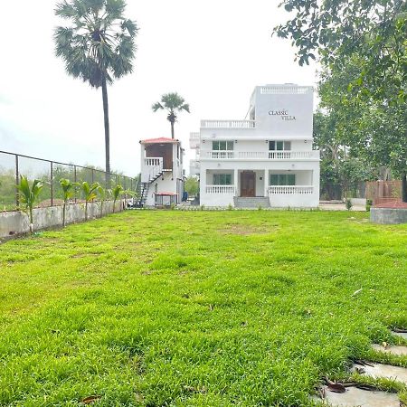 Classic Villa Pālghar Exterior photo
