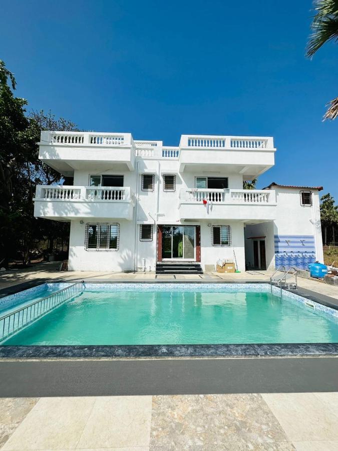 Classic Villa Pālghar Exterior photo