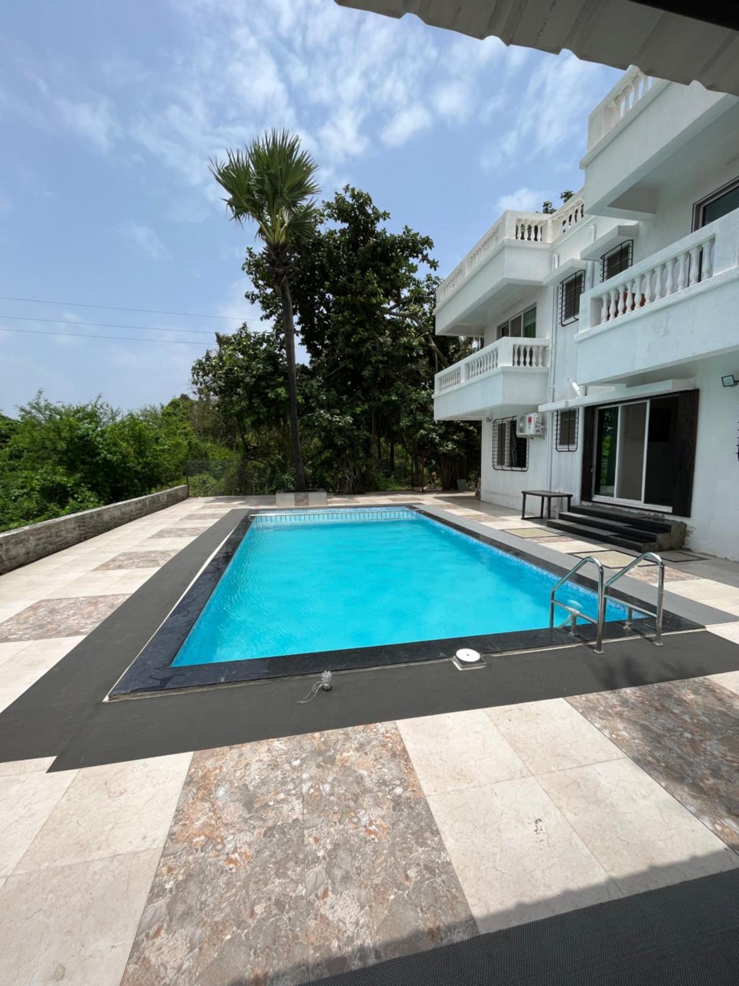 Classic Villa Pālghar Exterior photo
